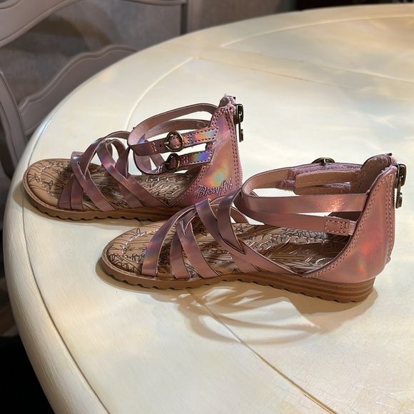 Iridescent Pink Strappy Sandals by Blowfish size 10 - Picture 3 of 3